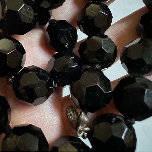 Silver tone Black beaded necklace - Picture 5 of 7